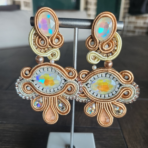 Earrings - Picture 2 of 16